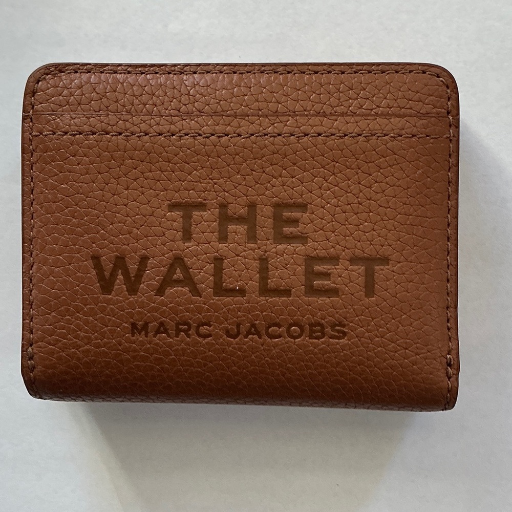 Marc Jacobs Leather Mini Compact Wallet in Argan Oil